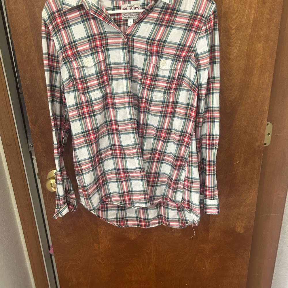 Plaid Button-Up Shirt in Red and White